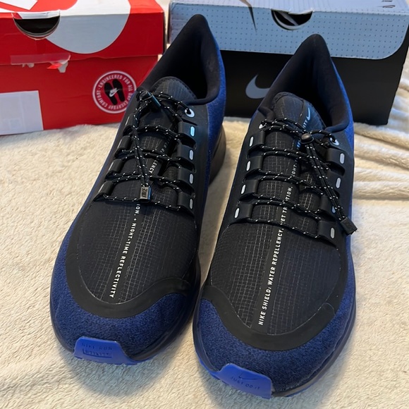 Nike Zoom Shield Water Repellent Sneakers - Picture 1 of 5